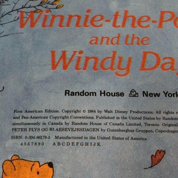 Set of 6 Walt Disney A White Christmas, Trouble in jungle etc Children's Books - Picture 7 of 7